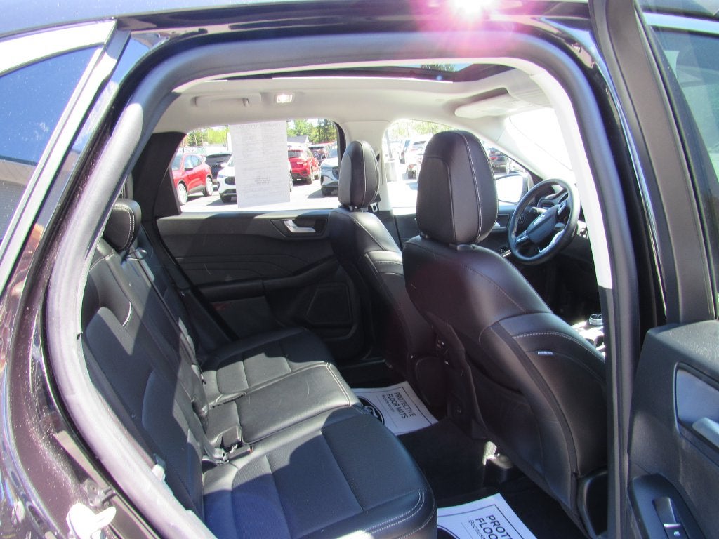 2022 Ford Escape Titanium