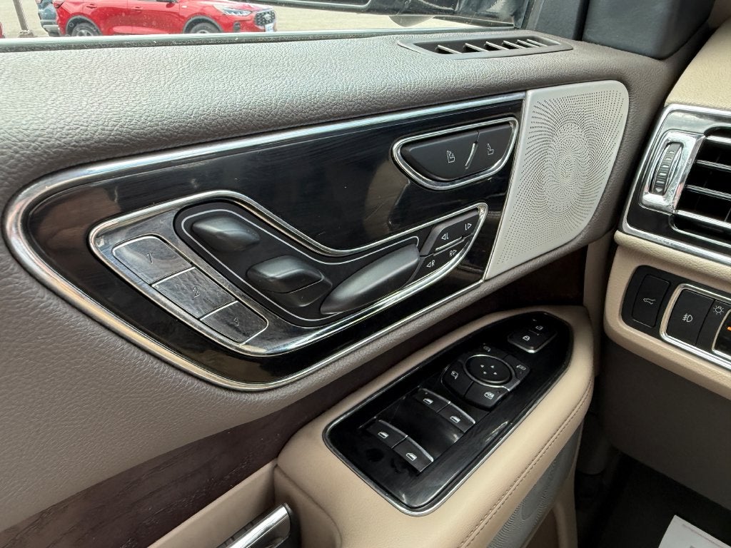 2022 Lincoln Navigator L Reserve